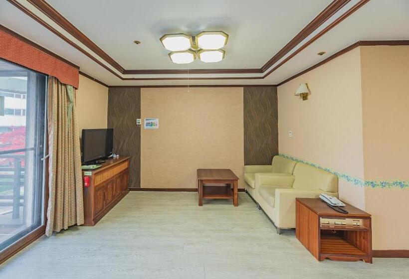 اتاق لوکس, Osaek Greenyard