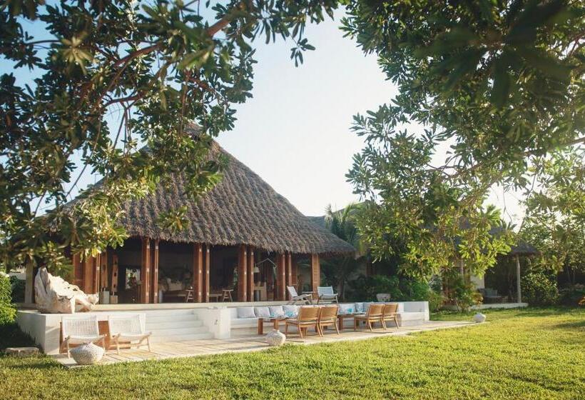 ویلای یک اتاق خوابه با استخر شنا, Qambani Luxury Resort