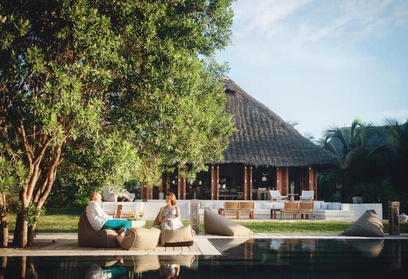 ویلای یک اتاق خوابه با استخر شنا, Qambani Luxury Resort