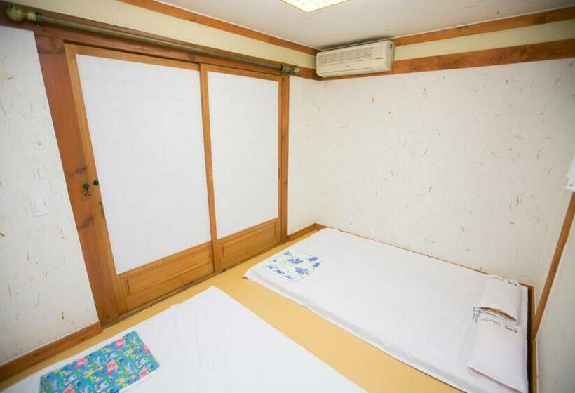 اتاق خانوادگی, Bukchonmaru Hanok Guesthouse