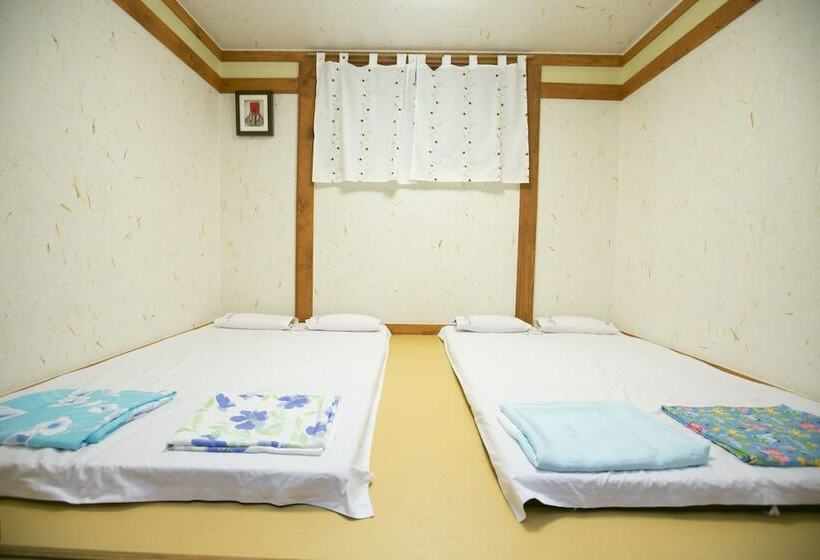 اتاق خانوادگی, Bukchonmaru Hanok Guesthouse