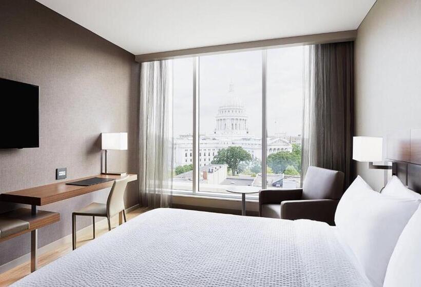 اتاق استاندارد با تخت بزرگ, Ac Hotel By Marriott Madison Downtown