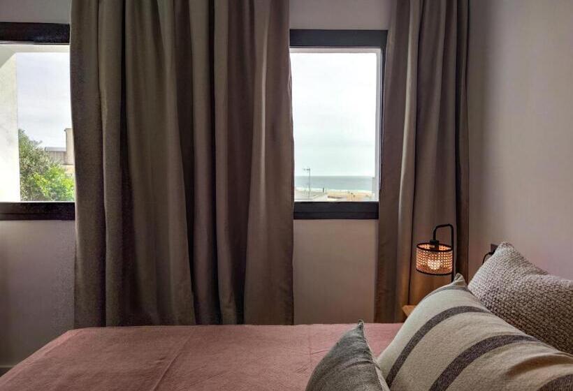 اتاق لوکس با چشم‌انداز دریا, Arena House Conil