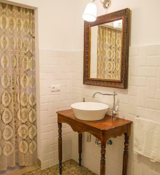 חדר סטנדרט, Aminta Home