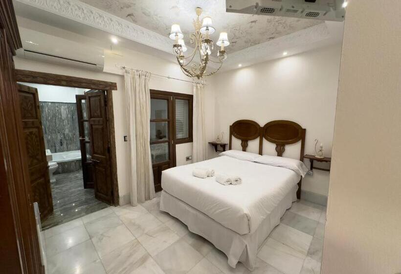 اتاق لوکس با وان آب گرم, Suite Comares