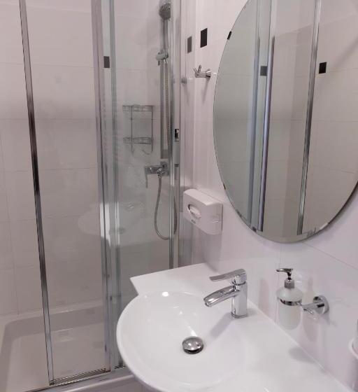 اتاق لوکس, Gołębia 8 Residence