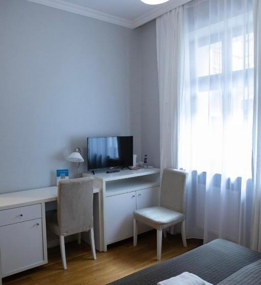 اتاق لوکس, Gołębia 8 Residence