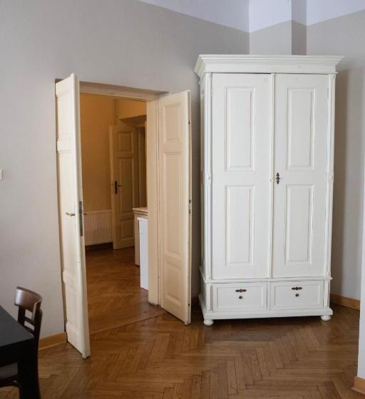 آپارتمان خانوادگی 2 خوابه, Gołębia 8 Residence
