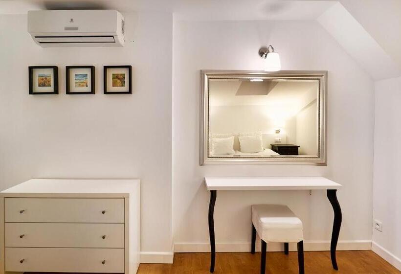 استودیوی استاندارد, Gołębia 8 Residence