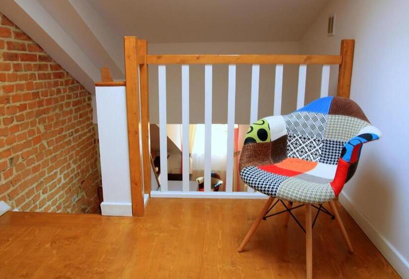 استودیوی استاندارد, Gołębia 8 Residence