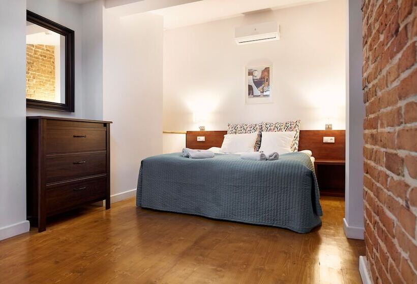 استودیوی استاندارد, Gołębia 8 Residence