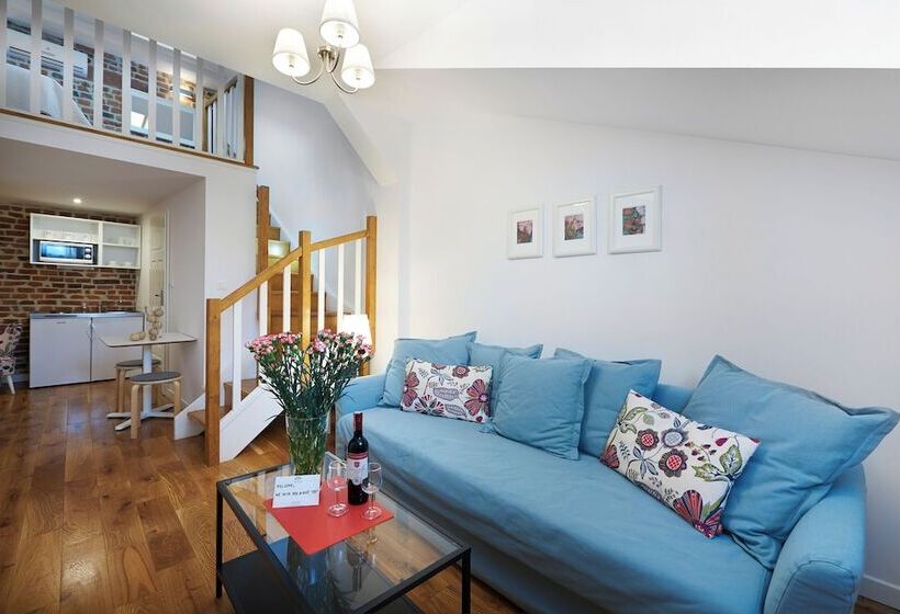 استودیوی استاندارد, Gołębia 8 Residence