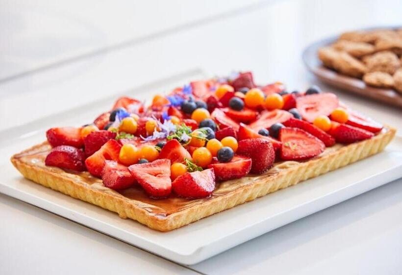 اتاق استاندارد با تخت بزرگ, Ac Hotel By Marriott Santiago Costanera Center