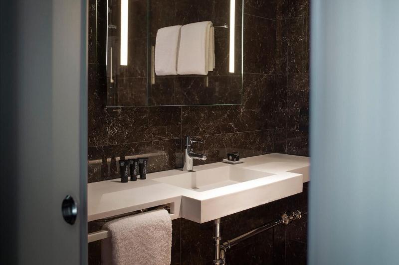 اتاق استاندارد با تخت بزرگ, Ac Hotel By Marriott Santiago Costanera Center