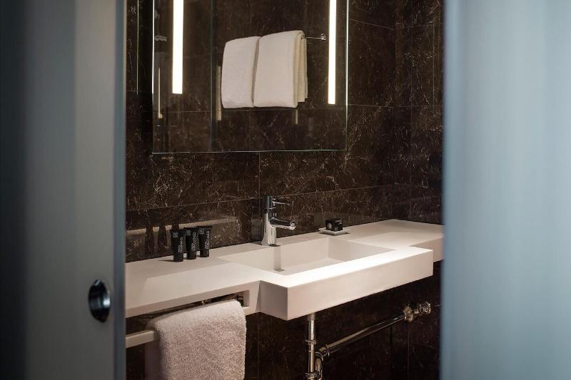 سوئیت با تخت بزرگ, Ac Hotel By Marriott Santiago Costanera Center