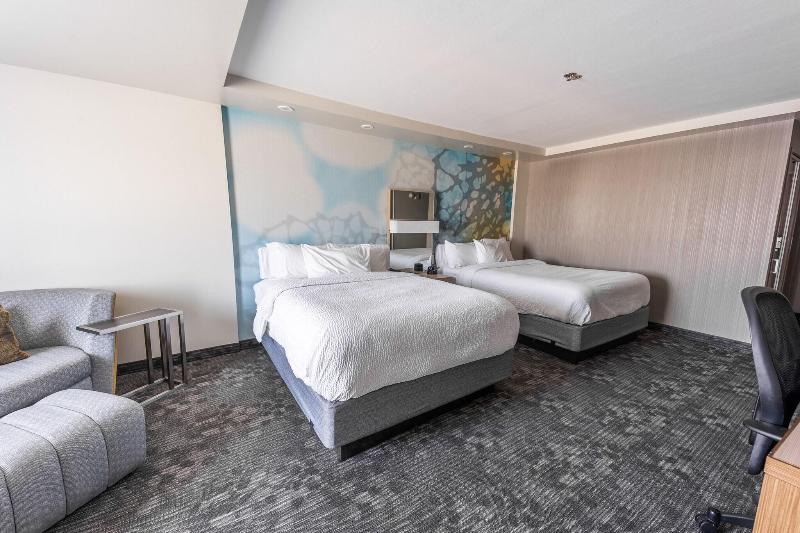 اتاق استاندارد با تخت دو نفره بزرگ برای معلولان, Courtyard Rome Riverwalk