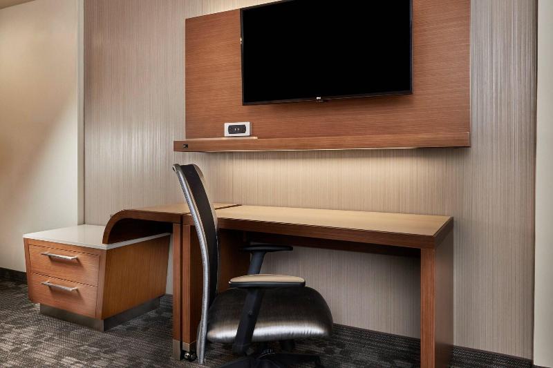 اتاق استاندارد با تخت بزرگ, Courtyard By Marriott Rome