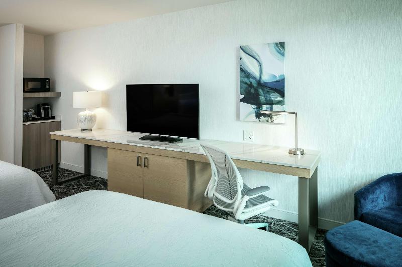 اتاق استاندارد با تخت دو نفره بزرگ, Hilton Garden Inn Seattle Bellevue Downtown