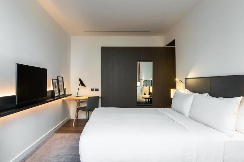 اتاق استاندارد با تخت بزرگ, Hilton Lake Como