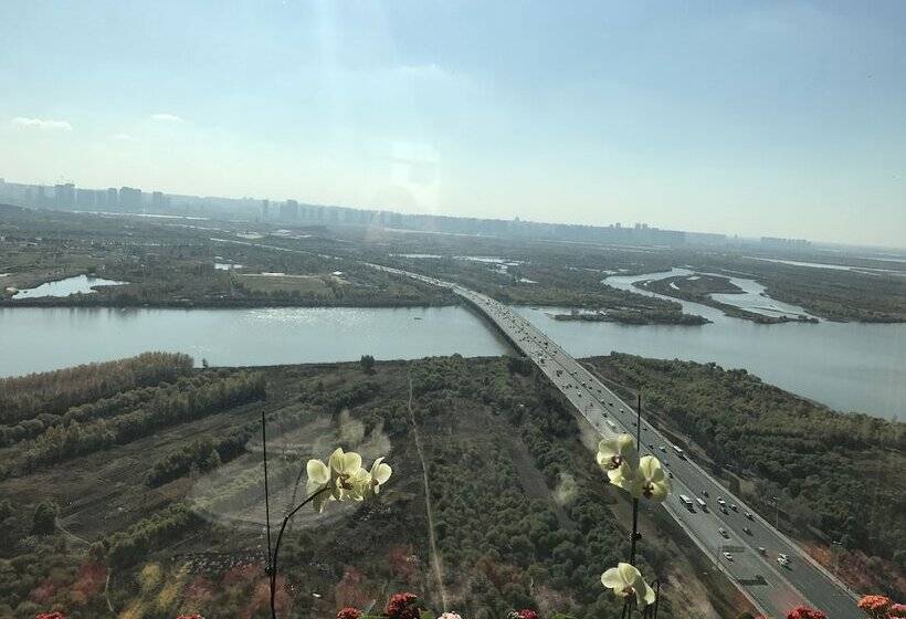 Deluxe room with river view, Shangrila Songbei, Harbin