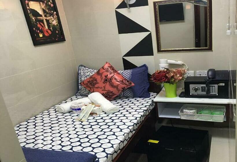 اتاق استاندارد یک نفره, Hostel Venus