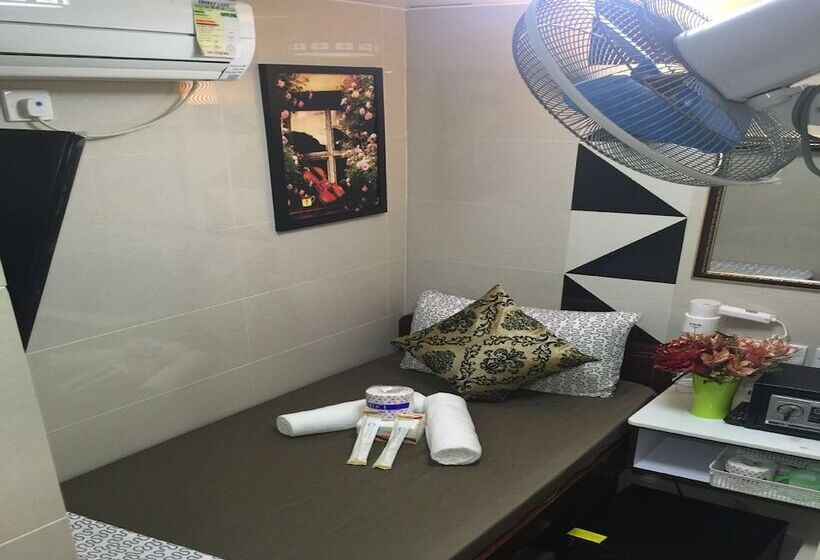 اتاق استاندارد یک نفره, Hostel Venus