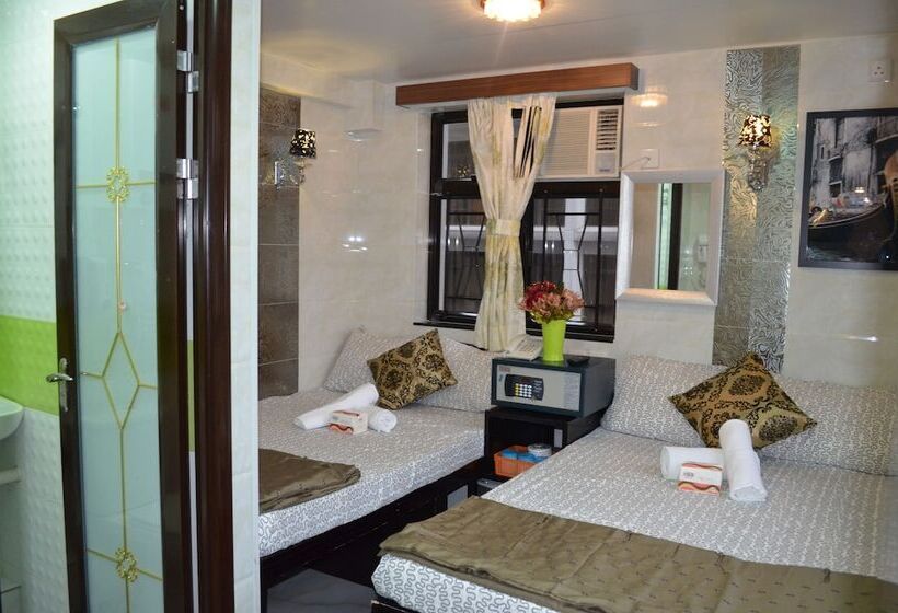 اتاق خانوادگی, Hostel Venus