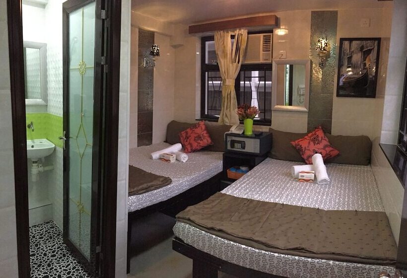 اتاق خانوادگی, Hostel Venus