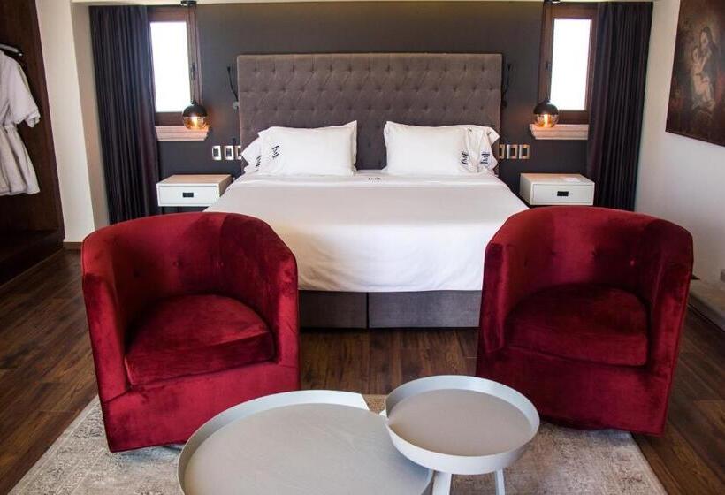 سوئیت جونیور با تراس, Maja Hotel Boutique