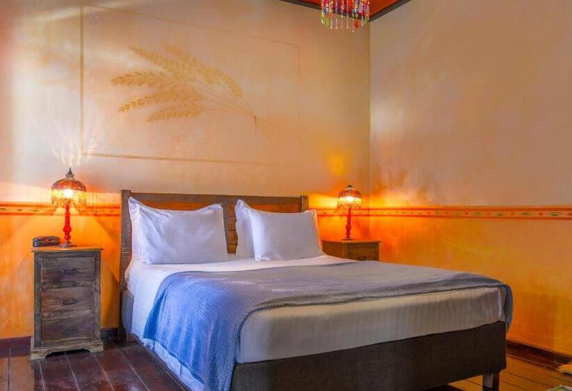 سوئیت 2 خوابه, Monastiri Guesthouse