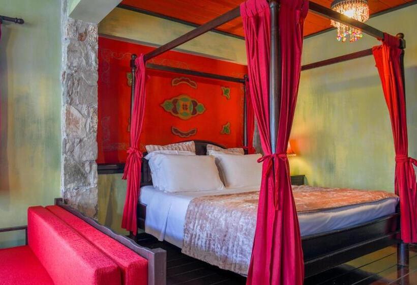 چشم‌اندازهای پهناور سوئیت جونیور, Monastiri Guesthouse