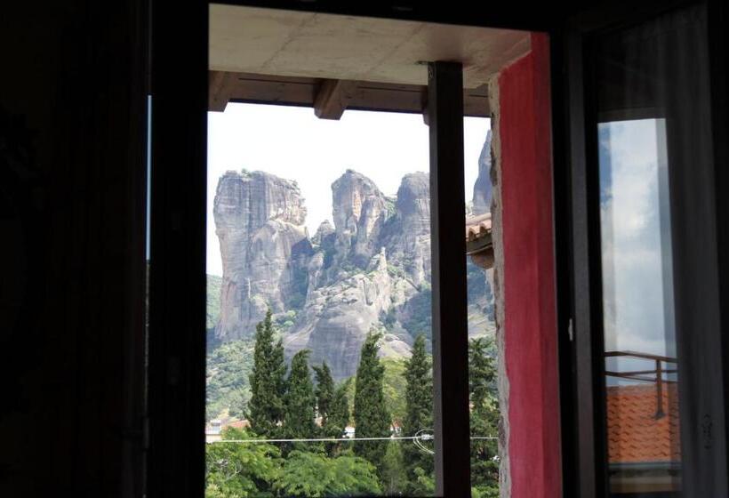 اتاق استاندارد سه تخته با چشم‌انداز, Monastiri Guesthouse