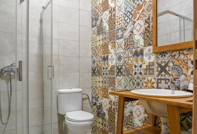 اتاق سوپریور با چشم‌انداز استخر, Monastiri Guesthouse