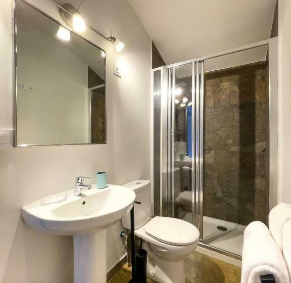 اتاق استاندارد با تخت بزرگ, Angelats Hotel   A Signature Boutique