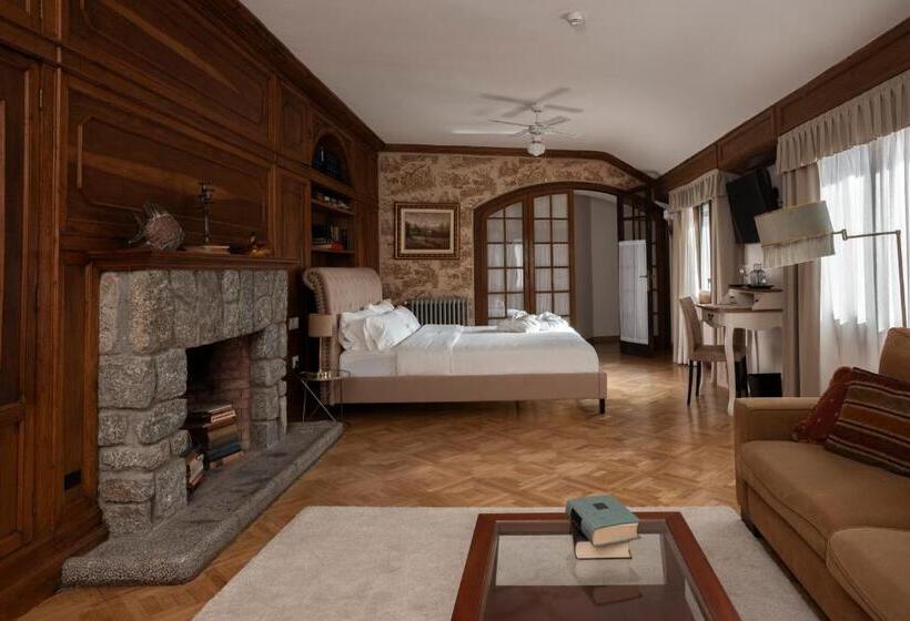 سوییت سوپریور, Angelats Hotel   A Signature Boutique