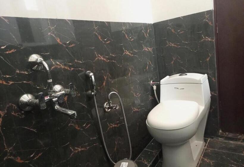 اتاق اکونومی, Purple Inn