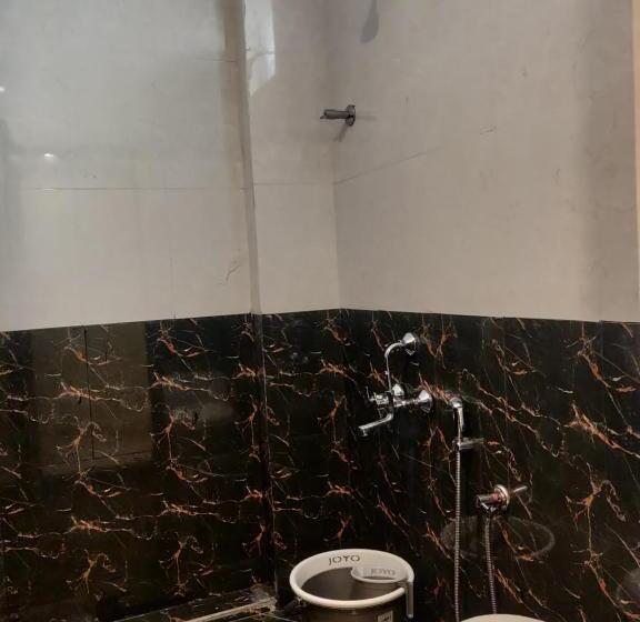 اتاق لوکس سه تخته, Purple Inn