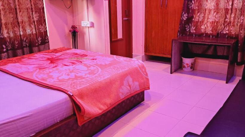 اتاق لوکس با بالکن, Shillong Guest House