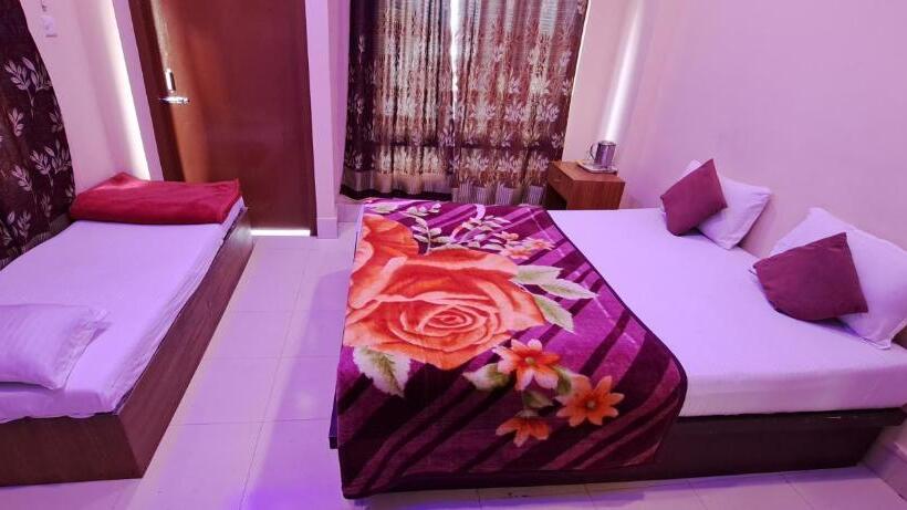 اتاق لوکس سه تخته, Shillong Guest House