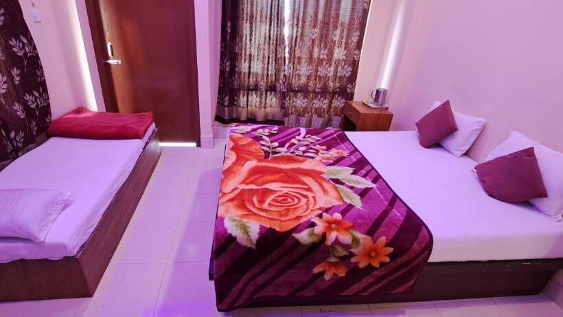 اتاق لوکس سه تخته, Shillong Guest House
