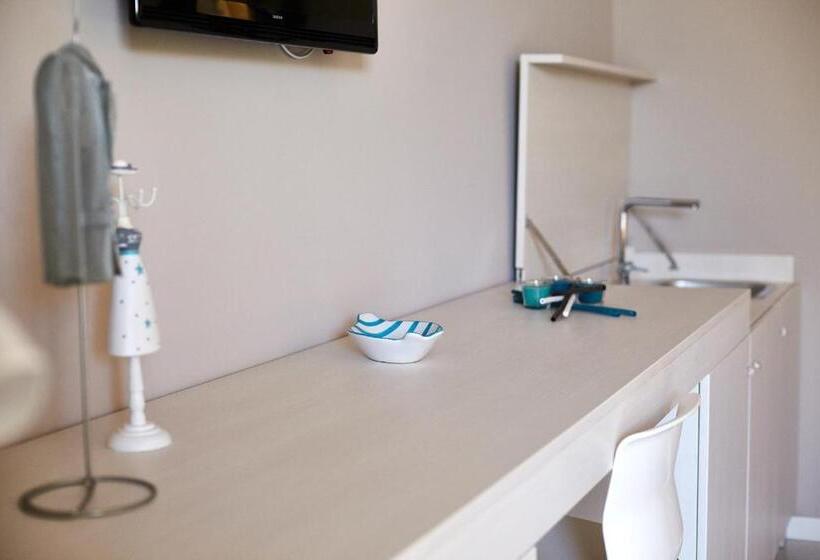 اتاق لوکس با تخت بزرگ, Villa Dapper