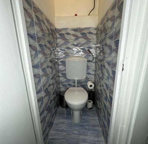 اتاق خانوادگی, Airport17 B&b