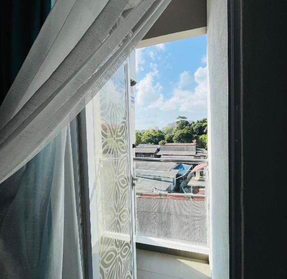 اتاق استاندارد سه تخته با بالکن, Alexis Kt Roomstay