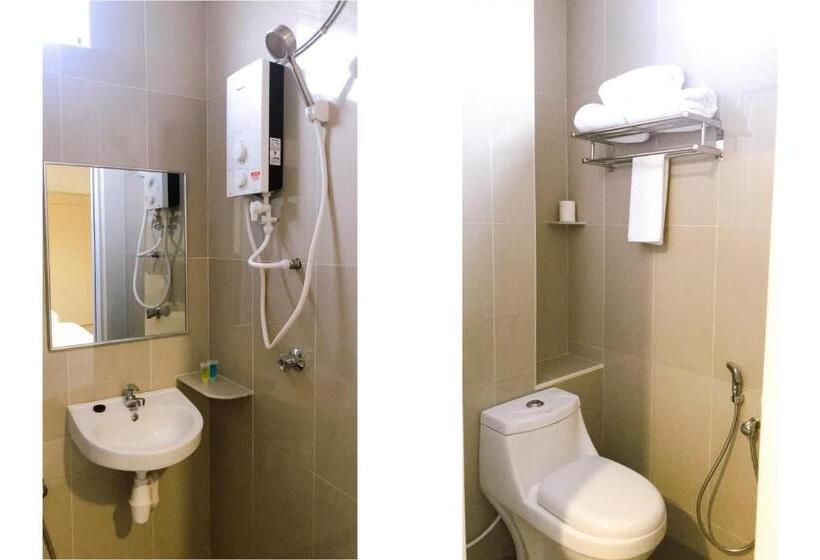 اتاق استاندارد سه تخته با بالکن, Alexis Kt Roomstay