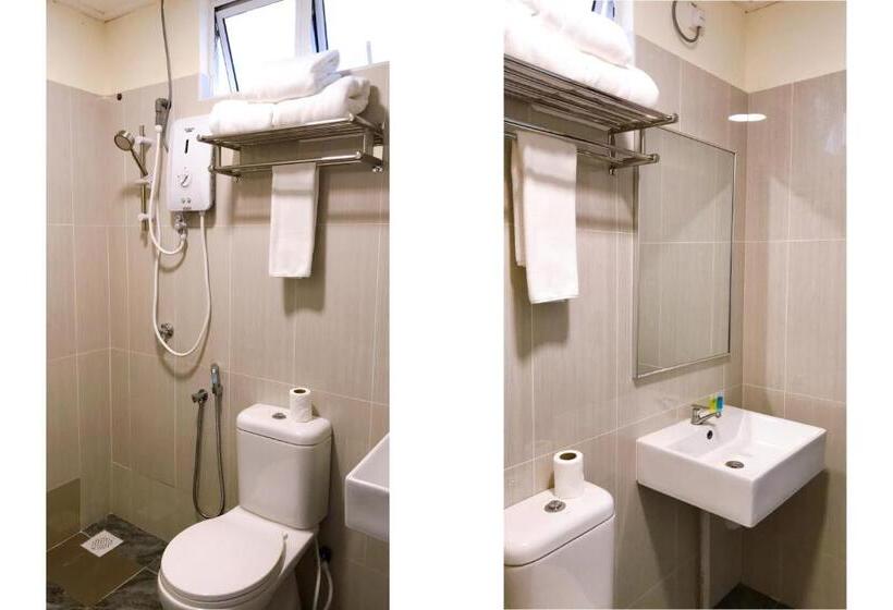 اتاق استاندارد سه تخته با چشم‌انداز, Alexis Kt Roomstay