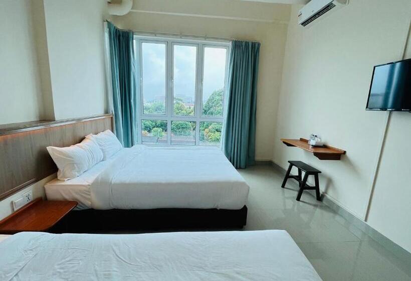 اتاق استاندارد سه تخته با چشم‌انداز, Alexis Kt Roomstay