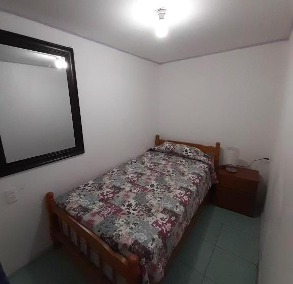 اتاق استاندارد یک نفره, Hostal Huellas De Caldera