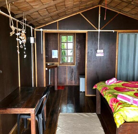 اتاق استاندارد با چشم‌انداز دریا, Beachfront Hut Upstairs Astra   Beach Shack Chalet