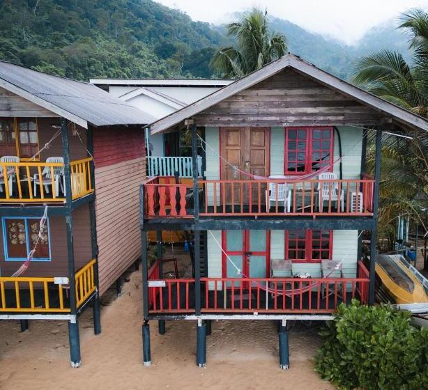 اتاق استاندارد با چشم‌انداز دریا, Beachfront Hut Upstairs Astra   Beach Shack Chalet
