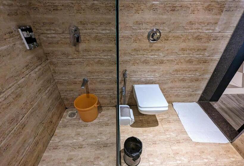 اتاق لوکس, Sadanand Farmstay Resort